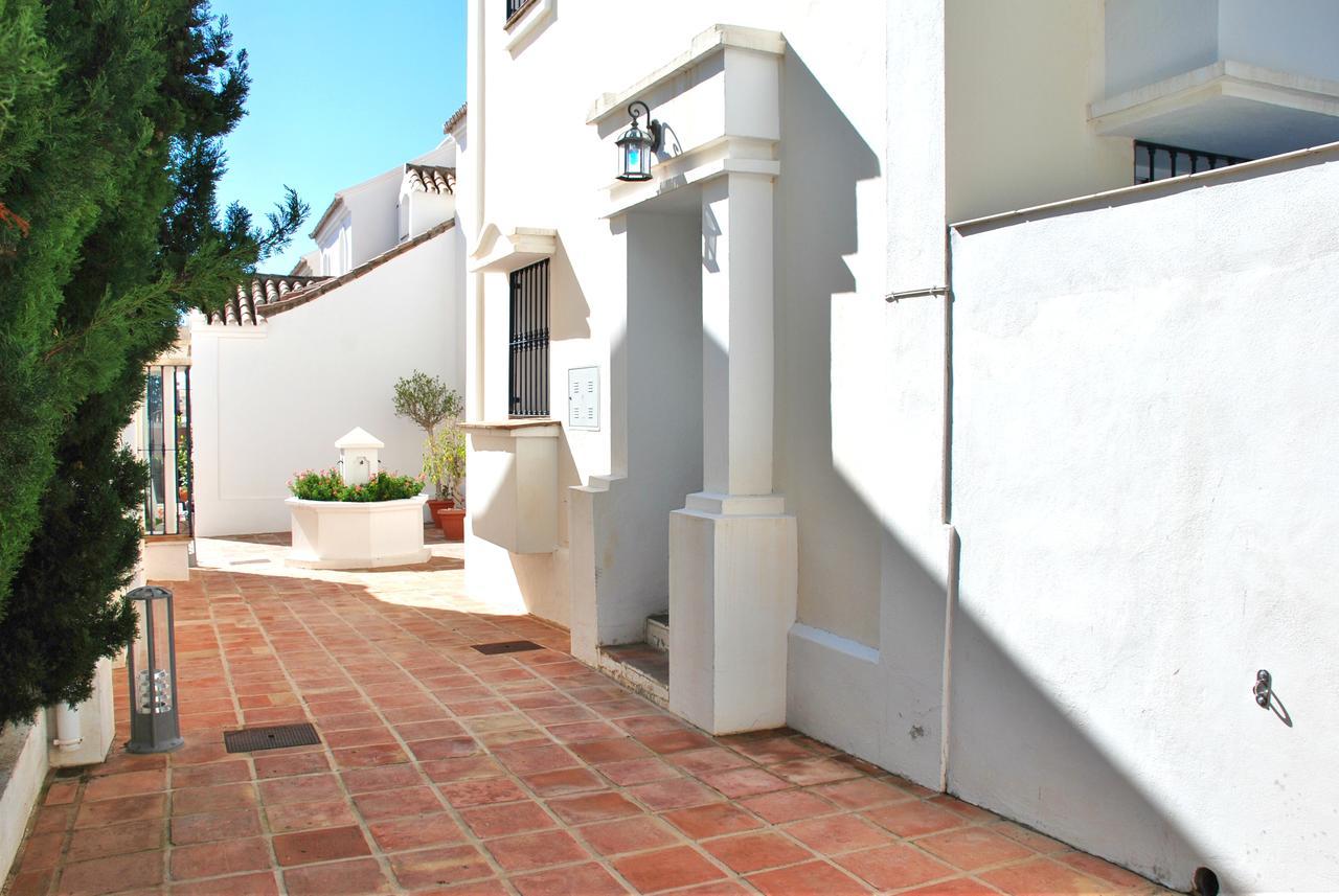 Beautiful Townhouse 5 Min From Puerto Banus Apartament